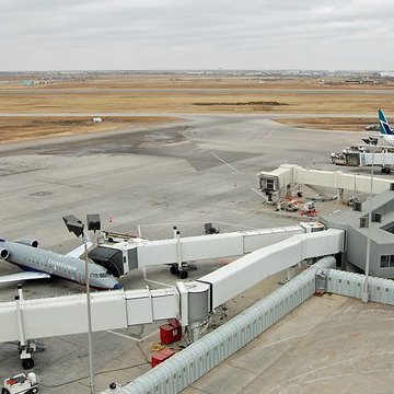 Saskatoon John G. Diefenbaker International Airport (Saskatoon, Canada ...